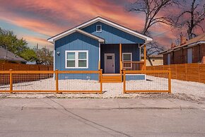 Sleek 4BR 3BA Urban Living w Downtown Views
