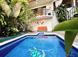 Beautiful private villa w private pool