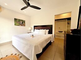 Beautiful private villa w private pool