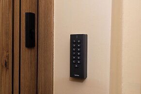 Gold - by Kairos Apartments