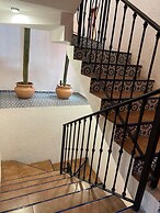 Casa Colonial en Pueblo Mágico by Adhoc