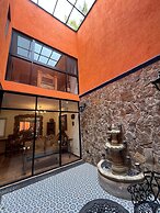 Casa Colonial en Pueblo Mágico by Adhoc