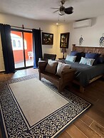 Casa Colonial en Pueblo Mágico by Adhoc