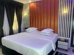 De-Lexis Hotel & Suites