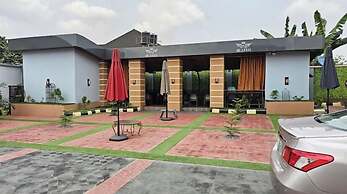 De-Lexis Hotel & Suites