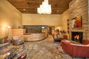 Vail Village 3 Bedroom Condo at the Covered Bridge - Pool, hot tub & M
