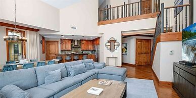 Spectacular 4 Bedroom Ritz-carlton Penthouse Residence in Vail, Colora