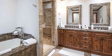 Spectacular 4 Bedroom Ritz-carlton Penthouse Residence in Vail, Colora