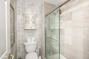 Luxurious Dream Home For 10!