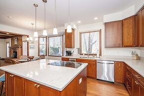 Luxurious Dream Home For 10!