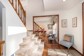 Luxurious Dream Home For 10!
