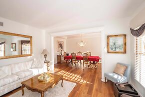 Luxurious Dream Home For 10!