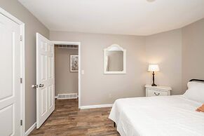 Main Street Cottage For 6