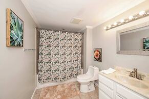 The Bishops Manor Stay for 10!