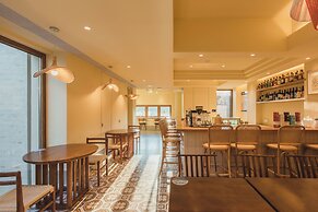 The Long Circle House