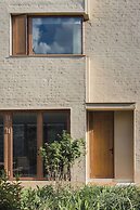 The Long Circle House