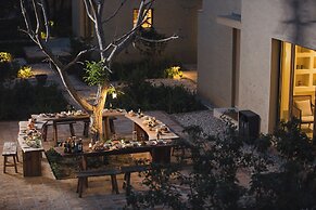 The Long Circle House