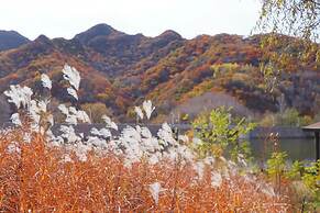 The Long Circle House