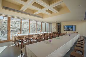 The Long Circle House