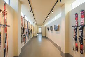 The Long Circle House