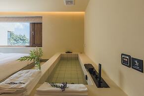 The Long Circle House