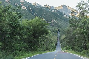 The Long Circle House