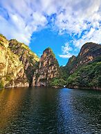 The Long Circle House