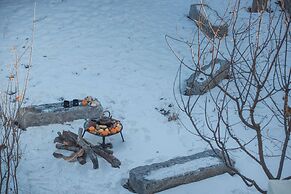 The Long Circle House