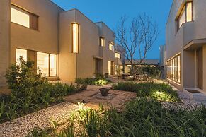 The Long Circle House