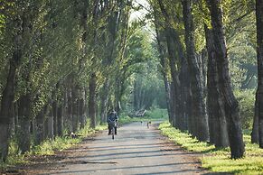 The Long Circle House