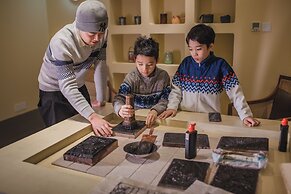 The Long Circle House