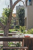 The Long Circle House