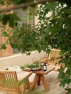 The Long Circle House