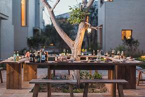 The Long Circle House