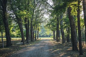The Long Circle House