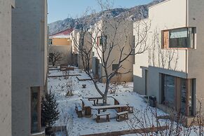 The Long Circle House