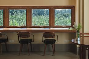 The Long Circle House