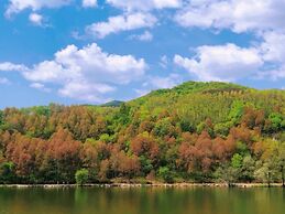 The Long Circle House