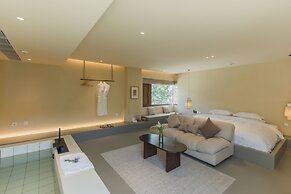 The Long Circle House