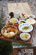 The Long Circle House