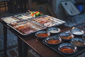 The Long Circle House