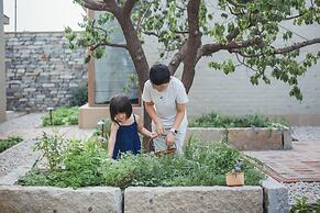 The Long Circle House