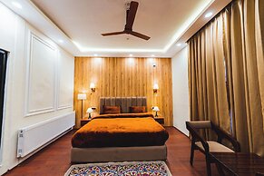 Chinar Wood Cottage