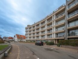 Apartment Near Albert Beach With Terrace