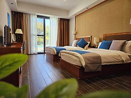 The Waterfront Oasis