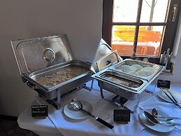 Landhotel Der Distelhof mit Scheunencafé