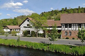Landhotel Der Distelhof mit Scheunencafé