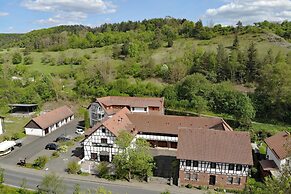 Landhotel Der Distelhof mit Scheunencafé