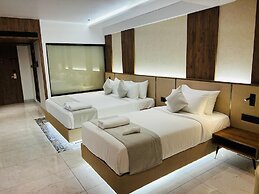 Royal Plaza Inn by RAK Rooms