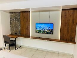 Royal Plaza Inn by RAK Rooms